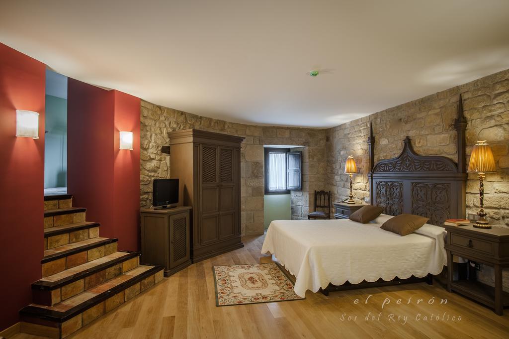 El Peiron Hotel ซอส เดลไรย์ กาโตลีโก ภายนอก รูปภาพ