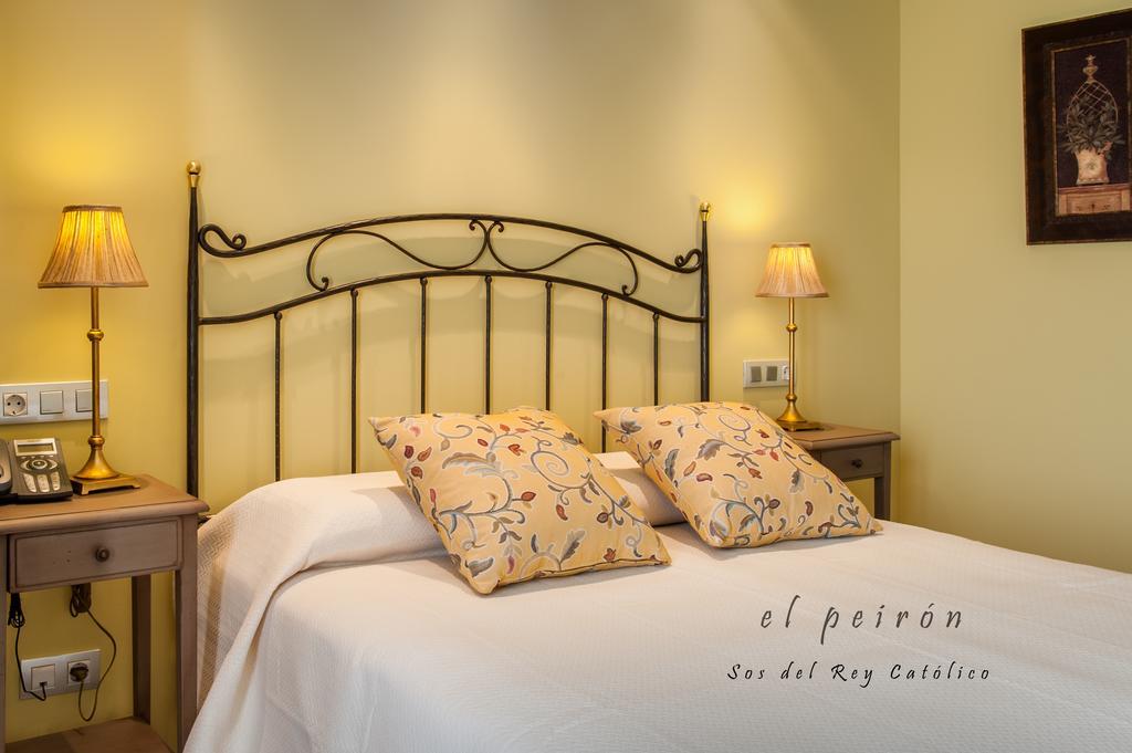 El Peiron Hotel ซอส เดลไรย์ กาโตลีโก ภายนอก รูปภาพ