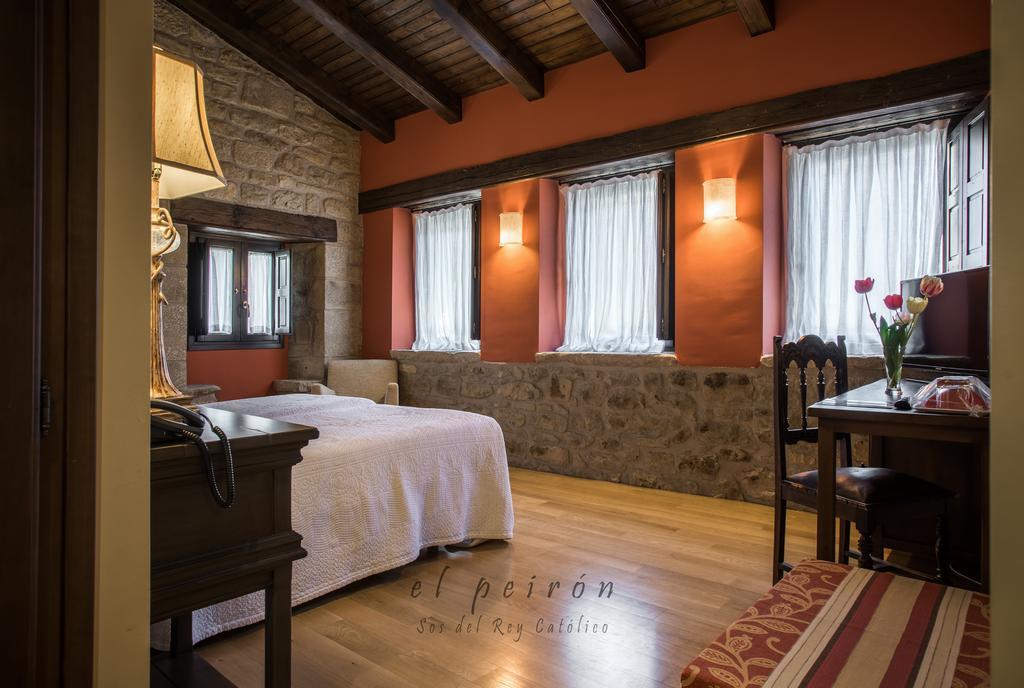 El Peiron Hotel ซอส เดลไรย์ กาโตลีโก ภายนอก รูปภาพ